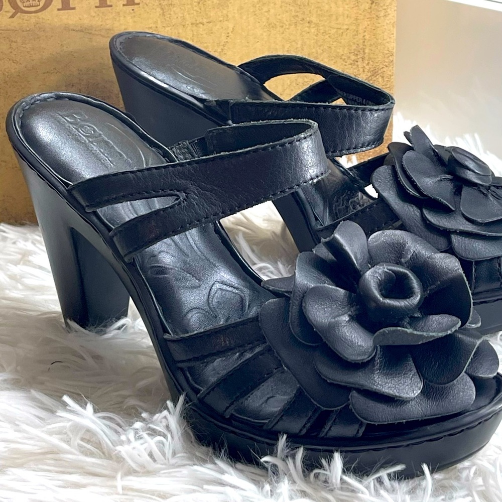 Black wedges Flower Sandals Size 6